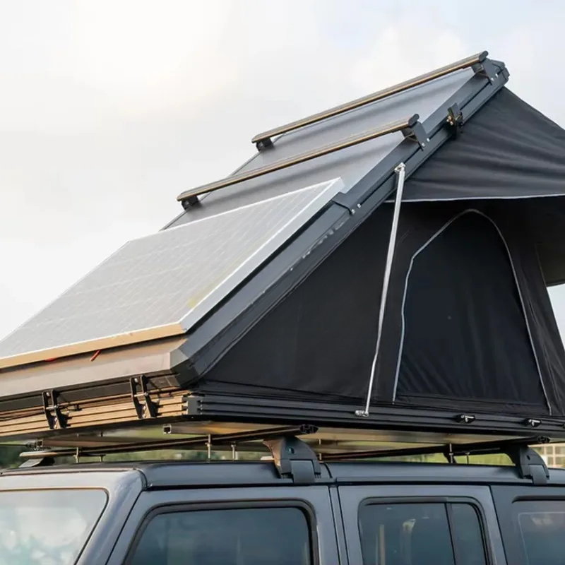 Outdoor Camping Equipment - 高品質3-4人用三角形アルミハードシェルルーフトップテント（ソーラーパネル付き）アウトドアキャンプ用品