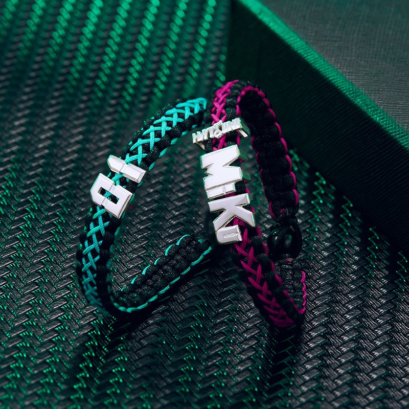 初音ミク アニメ ハンドロープ ラッキーストーン付き 2D  - Paracord Bracelet のレビューと価格